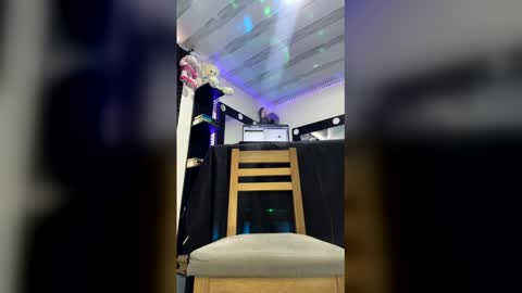 Snapshot of kendallsweetxx chatting on 14, 4, 2026 Kendall online show from 14, 4, 2026