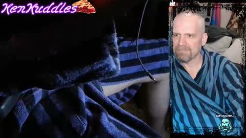 Snapshot of kenkuddles chatting on 19, 11, 2025 Ken Kuddles online show from 19, 11, 2025