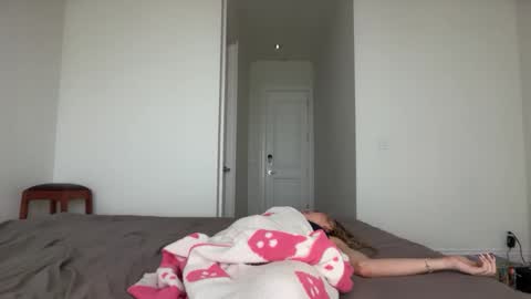 kenziesmithh online show from 11, 9, 2025