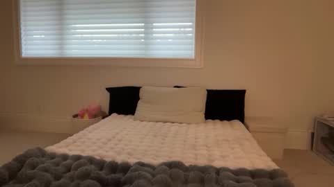 kenziesmithh online show from 3, 12, 2025