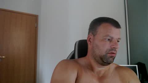 Snapshot of kert19 chatting on 2, 7, 2026 KerKER online show from 2, 7, 2026