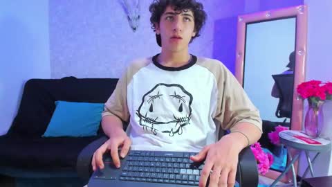 Snapshot of kervs__ chatting on 3, 12, 2024 Kev online show from 3, 12, 2024