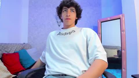 Snapshot of kervs__ chatting on 5, 2, 2025 Kev online show from 5, 2, 2025