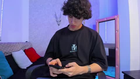Snapshot of kervs__ chatting on 8, 2, 2025 Kev online show from 8, 2, 2025