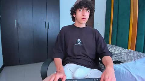 Snapshot of kervs__ chatting on 10, 9, 2025 Kev online show from 10, 9, 2025