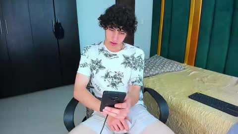 Snapshot of kervs__ chatting on 25, 9, 2025 Kev online show from 25, 9, 2025