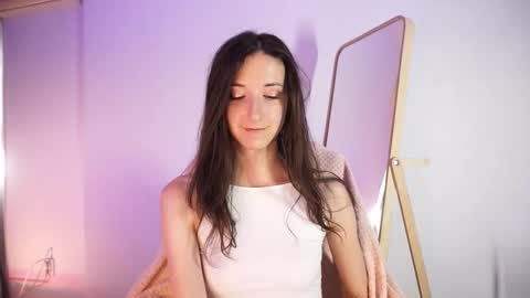 Snapshot of kettybelly chatting on 22, 9, 2025 kettyIm a simple girl who likes gifts Lovense is activeThere are legends that in this room all your wish can come true online show from 22, 9, 2025