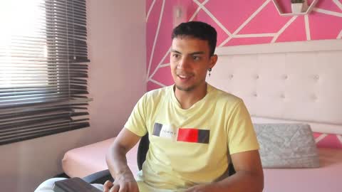 Snapshot of keviin_miller_ chatting on 7, 12, 2024 online show from 7, 12, 2024