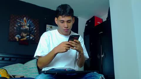 Snapshot of kevin_marlon chatting on 6, 3, 2025 Kevin y marlon online show from 6, 3, 2025