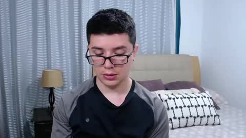 Snapshot of kevinhunts chatting on 21, 4, 2026 Kevin online show from 21, 4, 2026