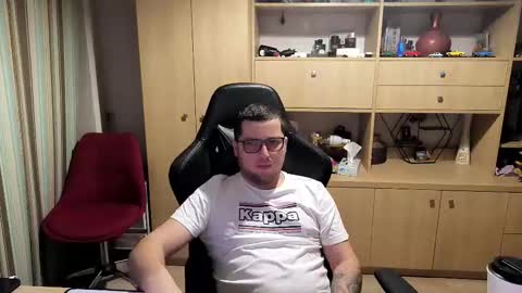 Kevinn online show from 2, 12, 2025