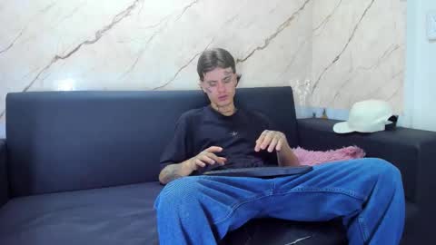 kevinperlas_ online show from 24, 11, 2025