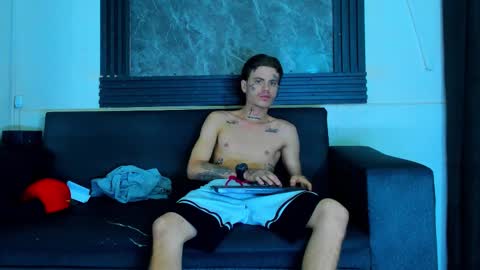 kevinperlas_ online show from 2, 12, 2025