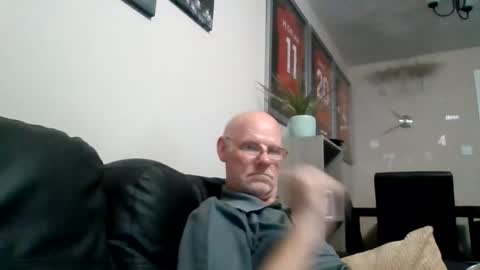 kevlooking4sez online show from 9, 8, 2026