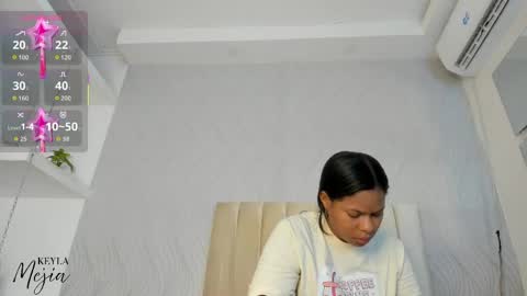 Snapshot of keyla_mejia chatting on 17, 5, 2026 Keyla online show from 17, 5, 2026