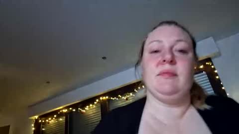 Snapshot of khaleesi0890 chatting on 18, 11, 2025 khaleesi0890 online show from 18, 11, 2025