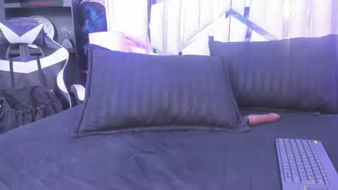 Snapshot of khaotic_kat chatting on 18, 7, 2026 Kat online show from 18, 7, 2026