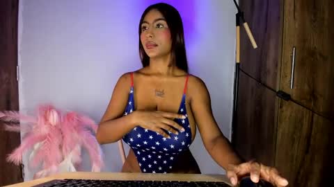 khate_smith online show from 8, 4, 2026