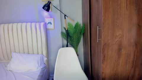 Snapshot of khate_smith chatting on 8, 5, 2026 khate_smith online show from 8, 5, 2026