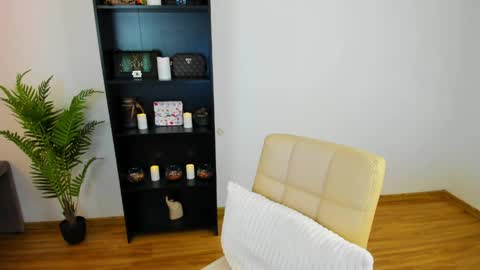 Khloe online show from 27, 3, 2026