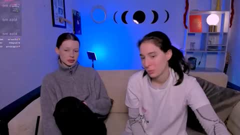 Snapshot of khloebeauty chatting on 3, 2, 2026 khloebeauty online show from 3, 2, 2026