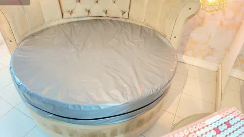 Khloe online show from 15, 12, 2025