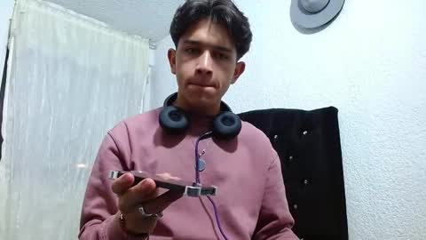 Adrian  Chlloe online show from 30, 9, 2025