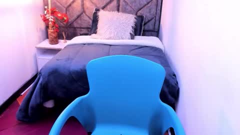 kiara Cruz online show from 16, 12, 2025