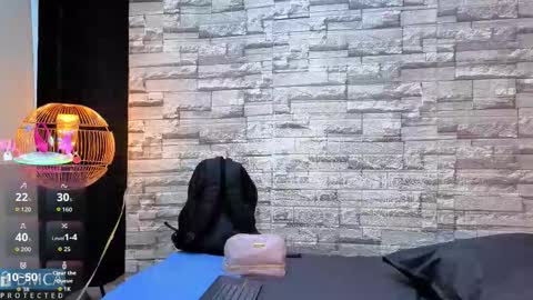 Kiara Zahiri online show from 26, 11, 2025