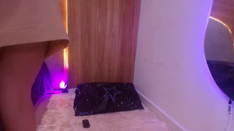 kiaralopez_ online show from 19, 3, 2026