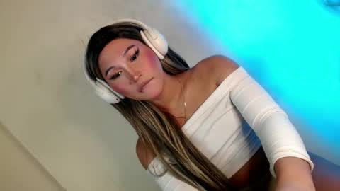 Kiera online show from 12, 12, 2024