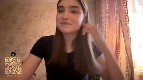 Ola my name is Lissa  Lets hit 10 Thumbs Up together   online show from 4, 2, 2026