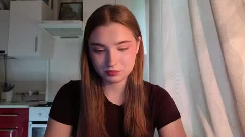 Ola my name is Lissa  Lets hit 10 Thumbs Up together   online show from 17, 5, 2026