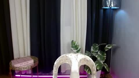 Im Mia online show from 12, 10, 2025