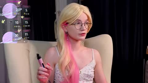 kiki_blue_eyes online show from 5, 2, 2026