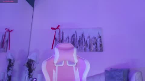 kIKI online show from 12, 12, 2024