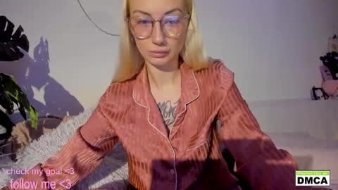 Snapshot of kiki_cute__ chatting on 26, 9, 2025 Kiki online show from 26, 9, 2025
