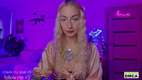 Snapshot of kiki_cute__ chatting on 16, 10, 2025 Kiki online show from 16, 10, 2025