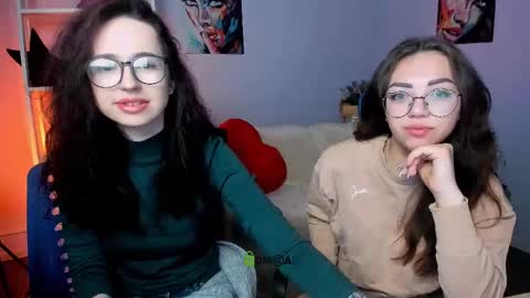 kiki_swan online show from 4, 3, 2025