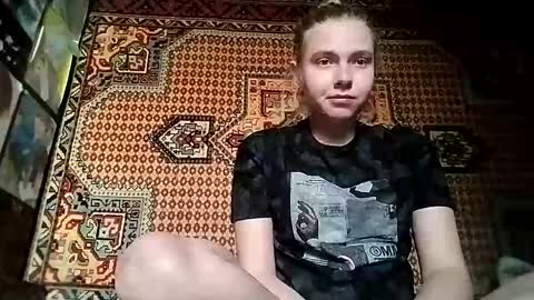 Snapshot of kikibang_ chatting on 13, 10, 2025 kikibang_ online show from 13, 10, 2025
