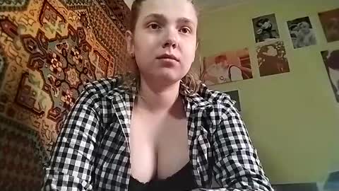 kikibang_ online show from 27, 4, 2026