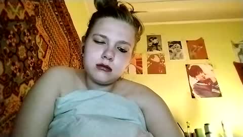 kikibang_ online show from 28, 4, 2026