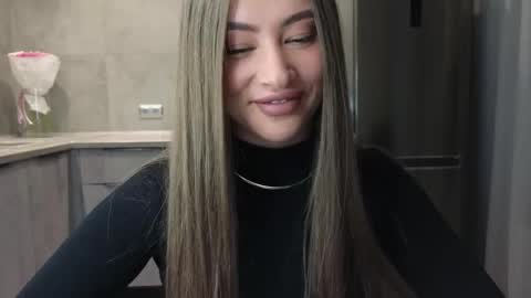 EvaAnna online show from 4, 3, 2025