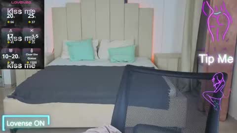 Snapshot of kim_brownie chatting on 21, 12, 2025 Kim online show from 21, 12, 2025