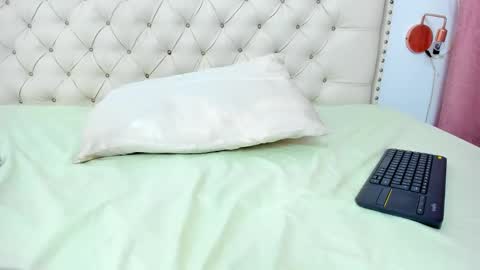 kim_eli online show from 30, 1, 2025