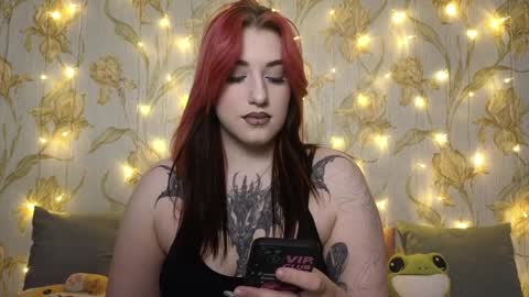 Hi Im Kimberly but u can call me Kim. Turn on ur sound i love to talk and moan online show from 6, 12, 2024