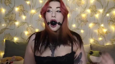 Hi Im Kimberly but u can call me Kim. Turn on ur sound i love to talk and moan online show from 16, 12, 2024
