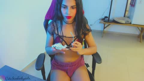 Snapshot of kim_wexler chatting on 25, 1, 2025 OnlyFans kimberlywexlr online show from 25, 1, 2025