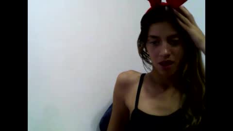 Snapshot of kim_xx09 chatting on 3, 12, 2025 YENCYYY online show from 3, 12, 2025