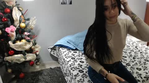 Snapshot of kimandyuk chatting on 21, 12, 2024 Kim  Yuk online show from 21, 12, 2024